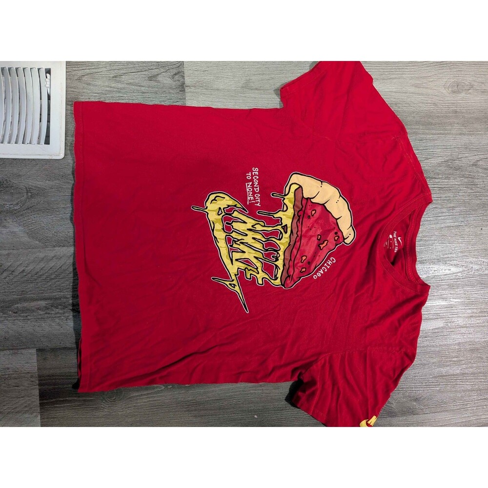 Nike The Tee L Chicago Pizza Second City To None Graphic T-Shirt Red Men's